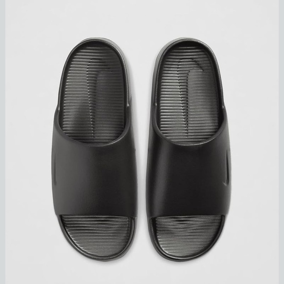 Nike Unisex Women size 11/mens size 10.
Black Slide Sandals - Picture 2 of 3